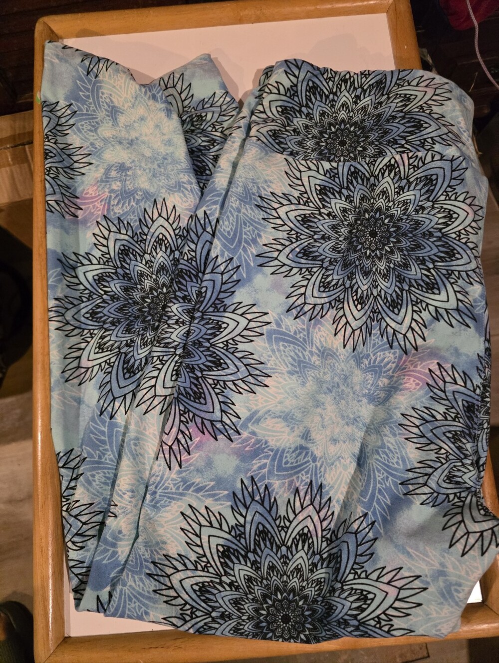Lularoe Women’s Blue Floral Mandala Leggings TC2